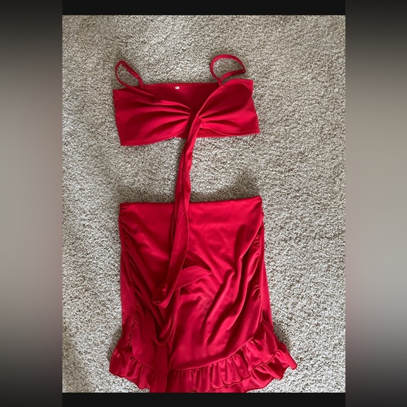 Amazon red set - Picture 2 of 5